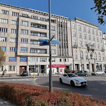 New In Heart Of Apartment *